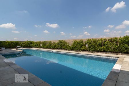 Studio à venda com 32m², 1 quarto e 1 vaga Studio à venda com 32m², 1 quarto e 1 vagaÁrea comum - Piscina