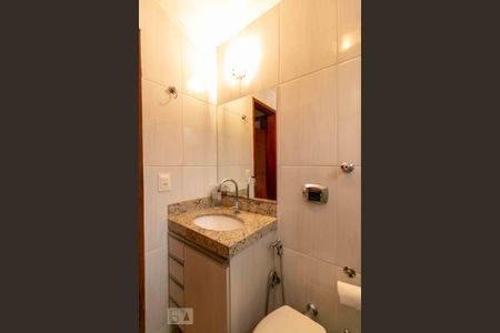 Apartamento à venda com 73m², 3 quartos e 1 vaga Apartamento à venda com 73m², 3 quartos e 1 vagaBanheiro Social