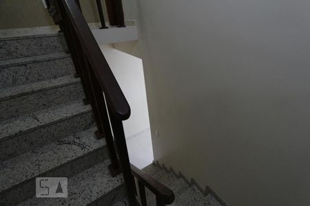 Casa à venda com 110m², 2 quartos e 1 vagaEscada