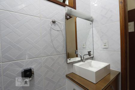 Casa à venda com 110m², 2 quartos e 1 vagaBanheiro