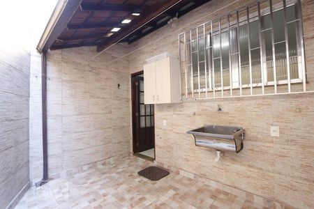 Casa à venda com 110m², 2 quartos e 1 vagaDetalhe da area de serviço