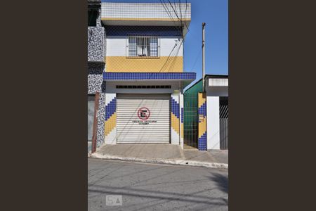 Fachada  de casa para alugar com 1 quarto, 36m² em Parque Cisper, São Paulo