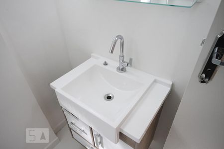 Apartamento para alugar com 55m², 2 quartos e sem vagaBanheiro