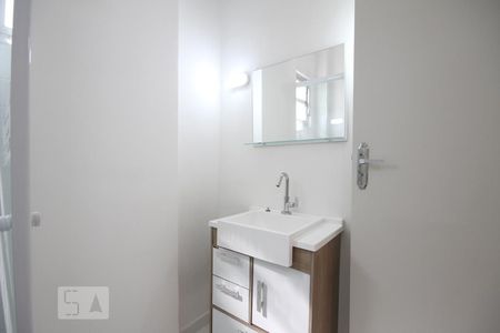 Apartamento para alugar com 55m², 2 quartos e sem vagaBanheiro