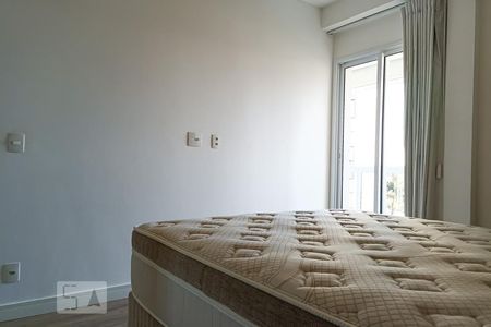 Quarto de apartamento à venda com 1 quarto, 57m² em Empresarial 18 do Forte, Barueri