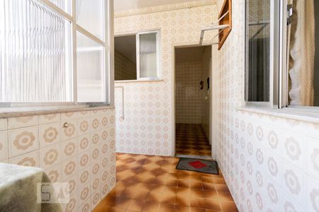 Apartamento à venda com 75m², 2 quartos e 1 vagaÁrea de Serviço