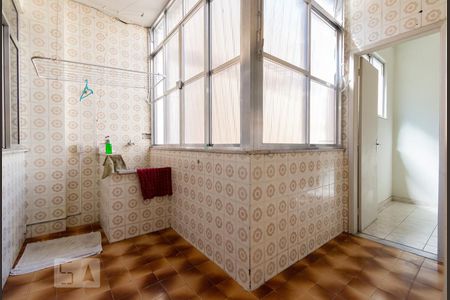 Apartamento à venda com 75m², 2 quartos e 1 vagaÁrea de Serviço