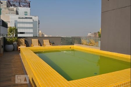 Studio para alugar com 38m², 1 quarto e sem vagaPiscina