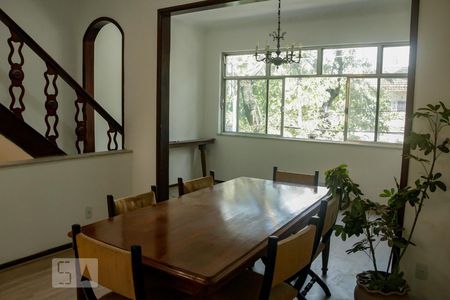 Apartamento à venda com 160m², 3 quartos e sem vaga Apartamento à venda com 160m², 3 quartos e sem vagasala