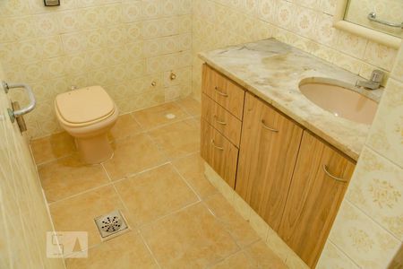 Apartamento à venda com 160m², 3 quartos e sem vaga Apartamento à venda com 160m², 3 quartos e sem vagabanheiro social