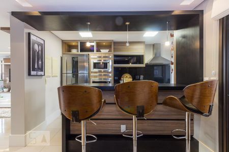 Cozinha de apartamento à venda com 3 quartos, 138m² em Jardim Itu, Porto Alegre