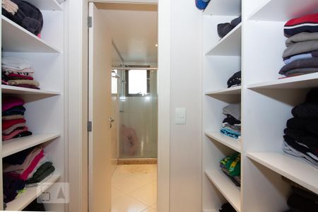 Apartamento à venda com 138m², 3 quartos e 2 vagasCloset da suíte