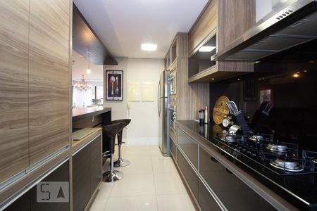 Cozinha de apartamento à venda com 3 quartos, 138m² em Jardim Itu, Porto Alegre