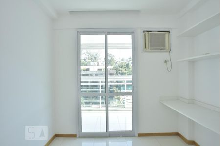 Quarto de apartamento para alugar com 3 quartos, 93m² em Freguesia de Jacarepaguá, Rio de Janeiro