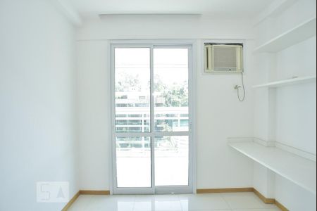 Quarto de apartamento para alugar com 3 quartos, 93m² em Freguesia de Jacarepaguá, Rio de Janeiro