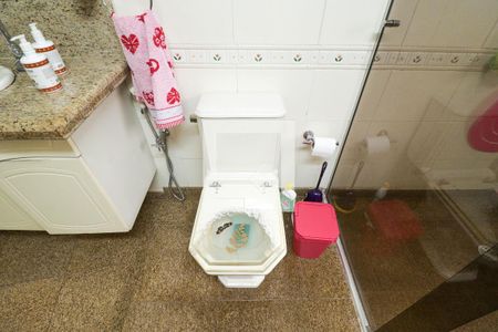 Casa à venda com 500m², 4 quartos e 8 vagasBanheiro da Suíte 1