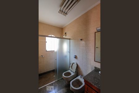 Casa à venda com 530m², 3 quartos e 10 vagasBanheiro da Suíte 2