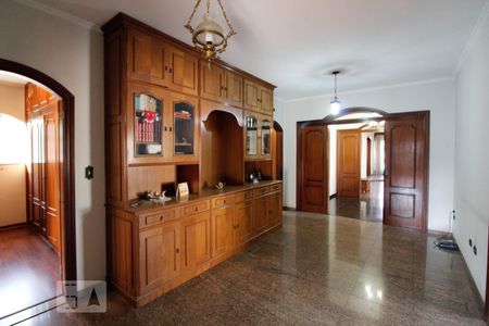 Casa à venda com 530m², 3 quartos e 10 vagasBiblioteca