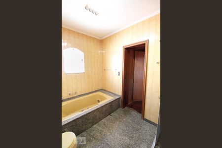 Casa à venda com 530m², 3 quartos e 10 vagasBanheiro da Suíte