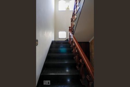 Casa à venda com 530m², 3 quartos e 10 vagasEscada