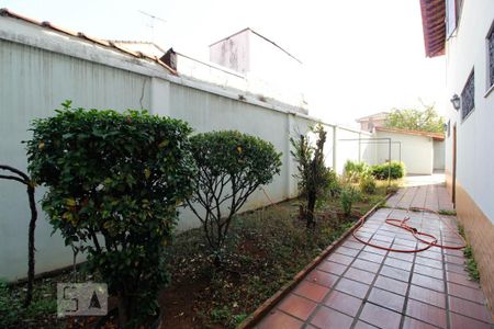 Casa à venda com 530m², 3 quartos e 10 vagasQuintal