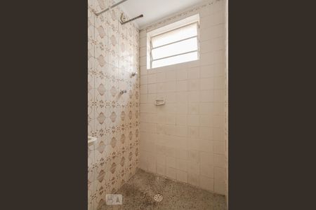 Banheiro de kitnet/studio à venda com 1 quarto, 30m² em Rubem Berta, Porto Alegre