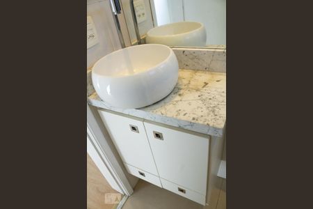 Apartamento à venda com 65m², 2 quartos e 1 vagaBanheiro - Torneira