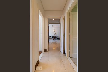 Corredor de apartamento para alugar com 3 quartos, 154m² em Vila Buarque, São Paulo