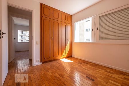 Apartamento para alugar com 120m², 3 quartos e 2 vagasQuarto 2
