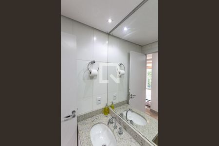 Apartamento à venda com 66m², 2 quartos e 1 vagaBanheiro Social