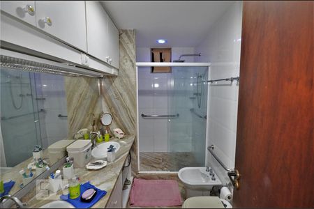 Apartamento à venda com 110m², 3 quartos e sem vagaBanheiro Social