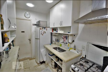 Apartamento à venda com 110m², 3 quartos e sem vagaCozinha