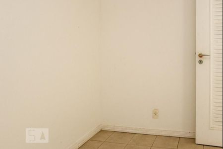 Apartamento à venda com 360m², 4 quartos e 4 vagas Apartamento à venda com 360m², 4 quartos e 4 vagasQuarto de Serviço