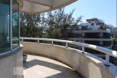 Apartamento à venda com 360m², 4 quartos e 4 vagas Apartamento à venda com 360m², 4 quartos e 4 vagasSala