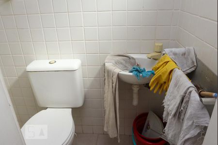 Apartamento à venda com 360m², 4 quartos e 4 vagas Apartamento à venda com 360m², 4 quartos e 4 vagasBanheiro de Serviço