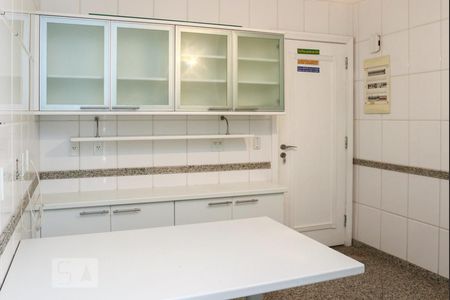 Apartamento à venda com 360m², 4 quartos e 4 vagas Apartamento à venda com 360m², 4 quartos e 4 vagasCozinha - Armários