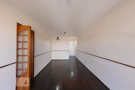 Apartamento para alugar com 75m², 2 quartos e 1 vagaSala