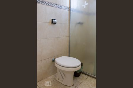 Casa à venda com 315m², 4 quartos e 3 vagasBanheiro da Suíte 2