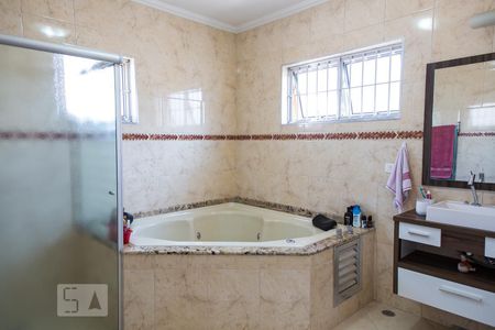 Casa à venda com 315m², 4 quartos e 3 vagasBanheiro da Suíte 3