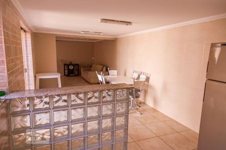 Casa à venda com 315m², 4 quartos e 3 vagasCozinha do salão