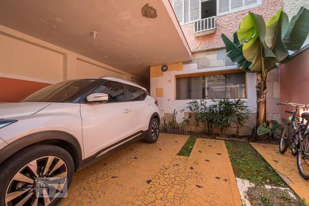 Casa à venda com 180m², 3 quartos e 2 vagas Casa à venda com 180m², 3 quartos e 2 vagasGaragem