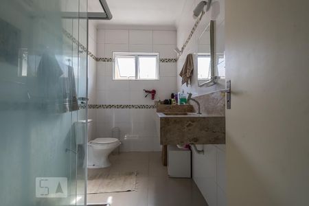 Casa à venda com 180m², 3 quartos e 2 vagas Casa à venda com 180m², 3 quartos e 2 vagasBanheiro