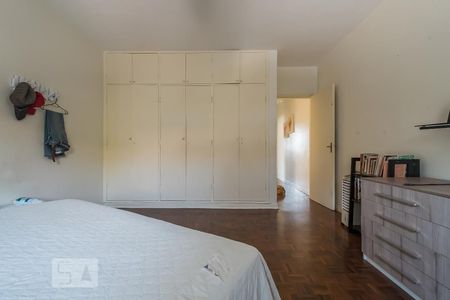 Casa à venda com 180m², 3 quartos e 2 vagas Casa à venda com 180m², 3 quartos e 2 vagasQuarto 1