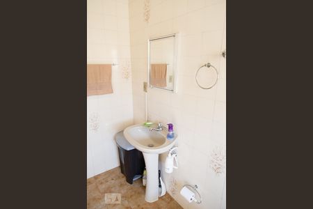 Casa à venda com 90m², 3 quartos e 2 vagas Casa à venda com 90m², 3 quartos e 2 vagasBanheiro Social