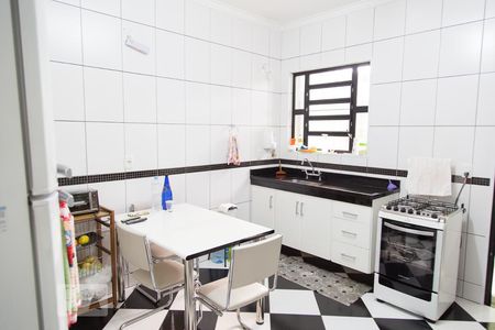 Casa à venda com 90m², 3 quartos e 2 vagas Casa à venda com 90m², 3 quartos e 2 vagasCozinha