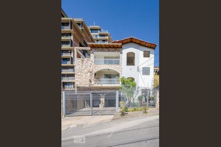 Apartamento à venda com 200m², 4 quartos e 5 vagas Apartamento à venda com 200m², 4 quartos e 5 vagasFachada