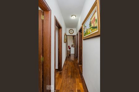 Apartamento à venda com 200m², 4 quartos e 5 vagas Apartamento à venda com 200m², 4 quartos e 5 vagasCorredor