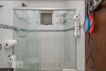 Apartamento à venda com 200m², 4 quartos e 5 vagas Apartamento à venda com 200m², 4 quartos e 5 vagasBanheiro da Suíte 1