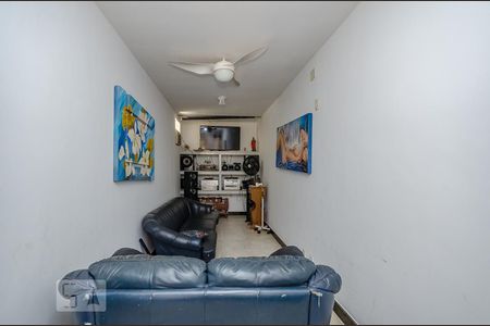 Apartamento à venda com 200m², 4 quartos e 5 vagas Apartamento à venda com 200m², 4 quartos e 5 vagasSala de TV