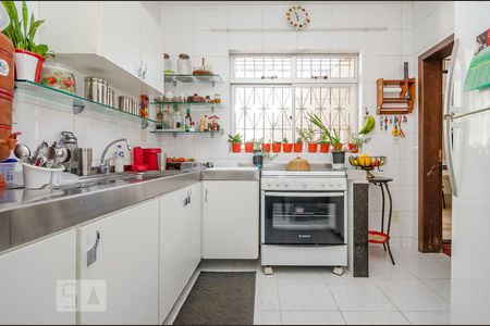 Apartamento à venda com 200m², 4 quartos e 5 vagas Apartamento à venda com 200m², 4 quartos e 5 vagasCozinha